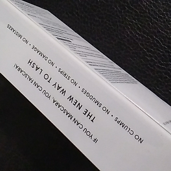 KISS Falscara DIY Eyelash Extension Remover with Natural Rosewater 1.69 fl oz - Picture 3 of 6